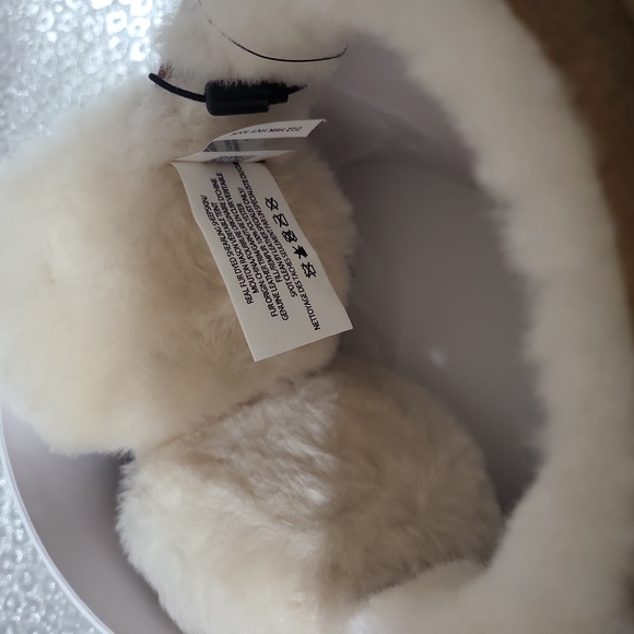 UGG Center Strip EarMuffs Dyed Shearling Suede.Tan nib - Picture 4 of 5